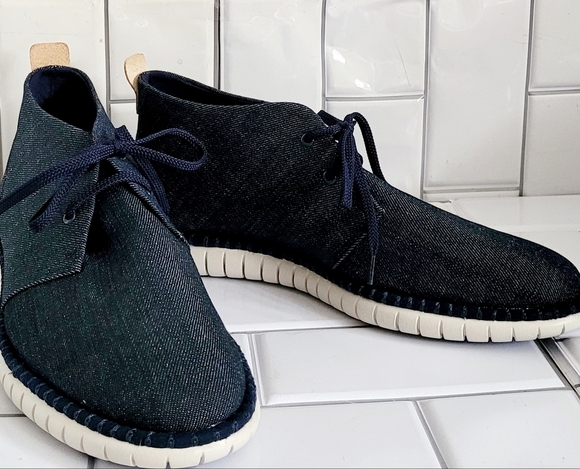 NWOT CLARKS Mens Navy Denim Chukka Boot